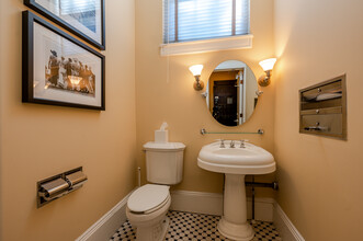 51-53 Glen St, Glen Cove, NY en alquiler Foto del interior- Imagen 2 de 11