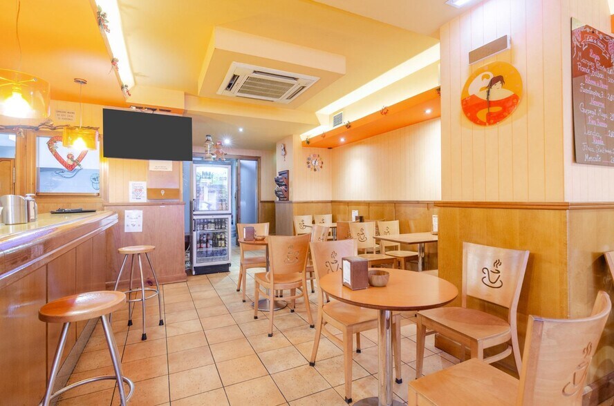 Local en Gijón, Asturias en venta - Foto del edificio - Imagen 2 de 56