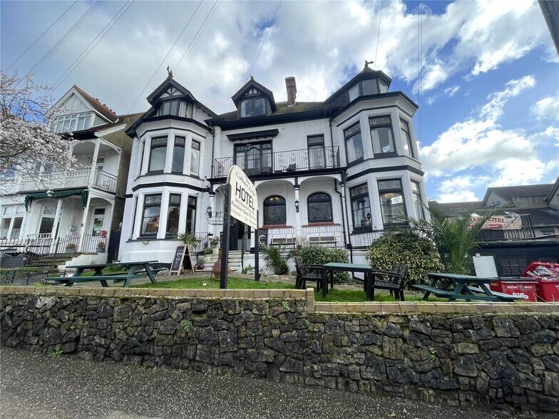 2 Cobham Road, Westcliff On Sea en alquiler - Foto del edificio - Imagen 2 de 3
