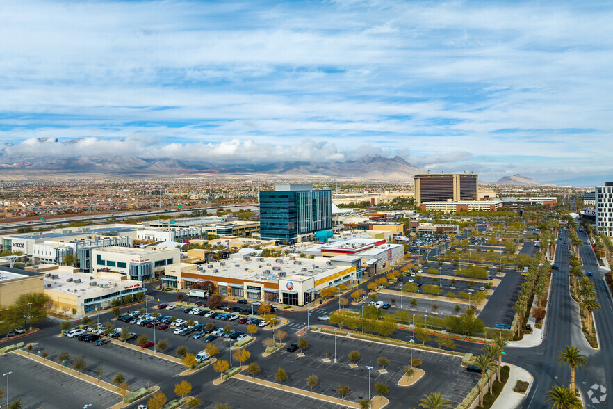 1980 Festival Plaza Dr, Las Vegas, NV en alquiler - Vista aérea - Imagen 3 de 15