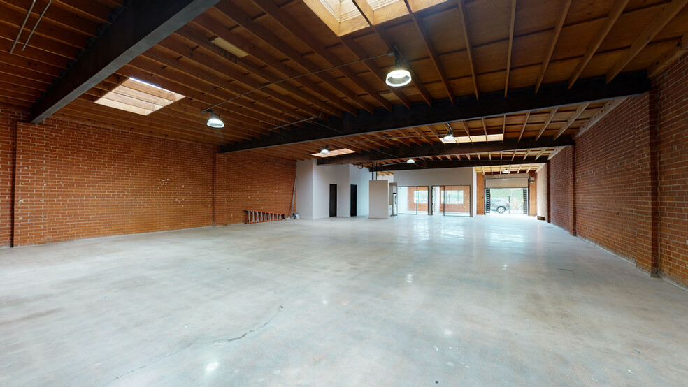 2222 Cotner Ave, Los Angeles, CA en alquiler - Foto del interior - Imagen 3 de 9