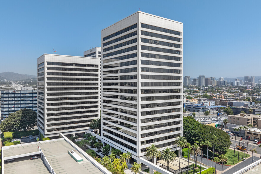 11100 Santa Monica Blvd, Los Angeles, CA en alquiler - Foto del edificio - Imagen 1 de 12