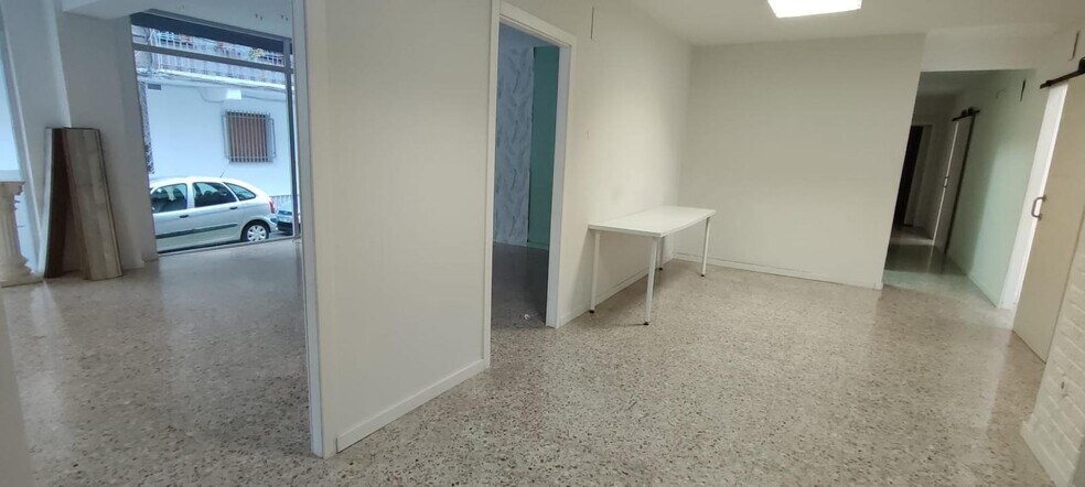 Local en Córdoba, Córdoba en alquiler - Foto del edificio - Imagen 2 de 12