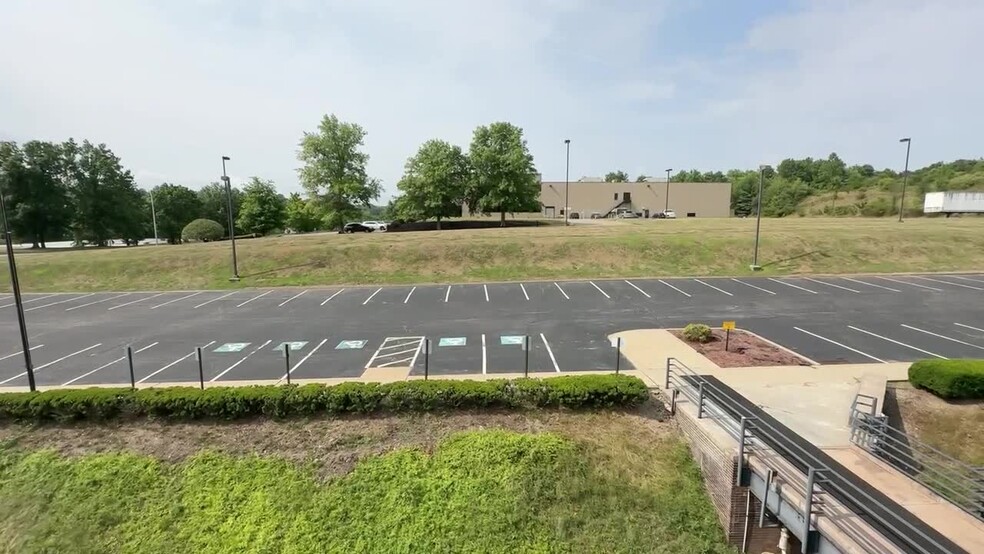 250 Park West Dr, Pittsburgh, PA en venta - Vídeo de anuncio comercial - Imagen 3 de 52