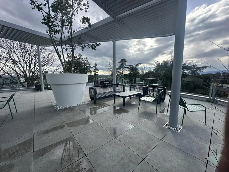 44 Sentier Du Bois Des Côtes, Limonest en alquiler - Foto del edificio - Imagen 2 de 3