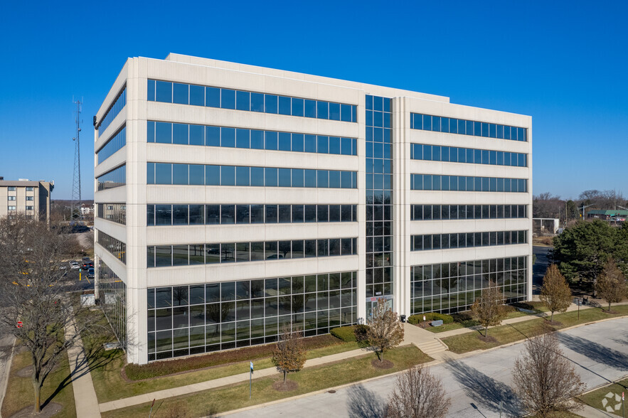 1933 N Meacham Rd, Schaumburg, IL en alquiler - Foto del edificio - Imagen 2 de 10