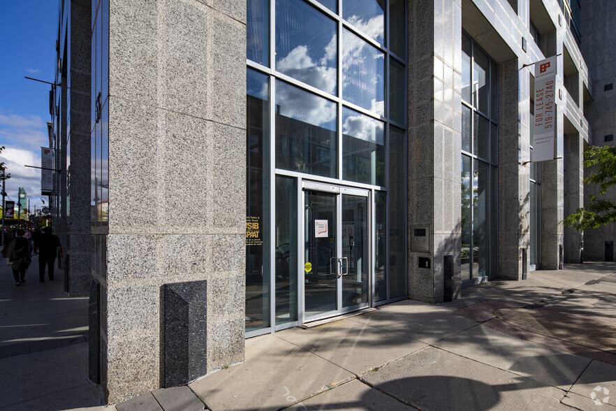 55 King St W, Kitchener, ON en alquiler - Foto del edificio - Imagen 3 de 12