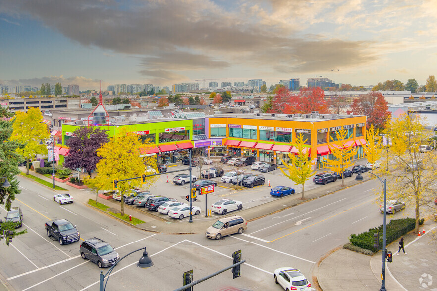 4231 Hazelbridge Way, Richmond, BC en venta - Foto del edificio - Imagen 2 de 9