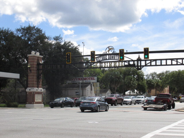 Main Street Downtown Kissimmee Gateway cartera de 3 inmuebles en venta en LoopNet.es - Vista aérea - Imagen 2 de 7