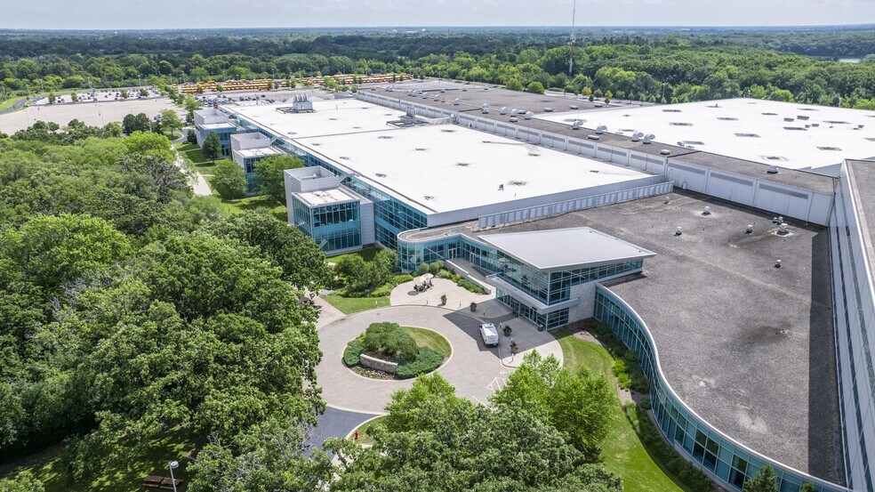 1950 Innovation Way, Libertyville, IL en alquiler - Foto del edificio - Imagen 2 de 44