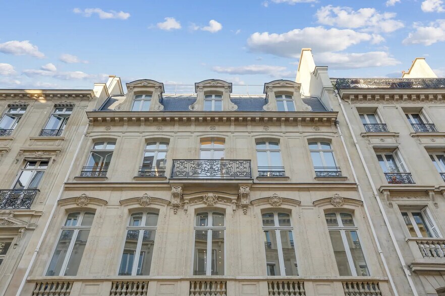 38 Rue La Bruyère, Paris en alquiler - Foto del edificio - Imagen 2 de 2