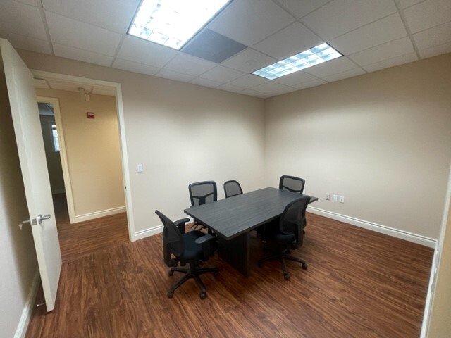 7875 SW 104th St, Miami, FL en alquiler Foto del interior- Imagen 1 de 7