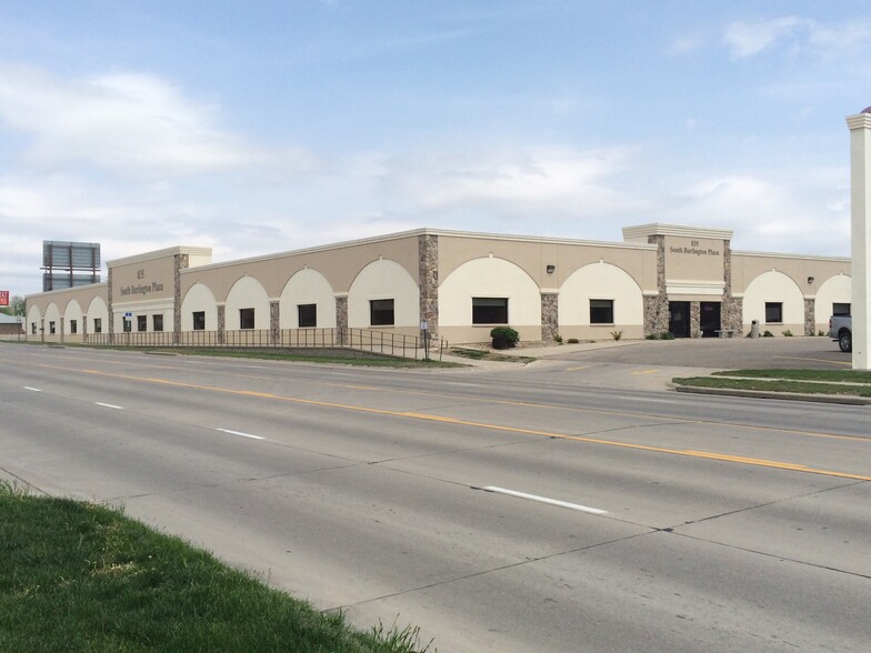 835 S Burlington Ave, Hastings, NE en alquiler - Foto del edificio - Imagen 2 de 2