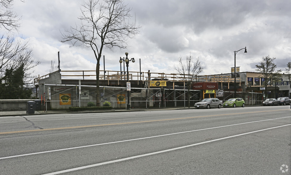 250 Columbia St, New Westminster, BC en alquiler - Foto del edificio - Imagen 2 de 8