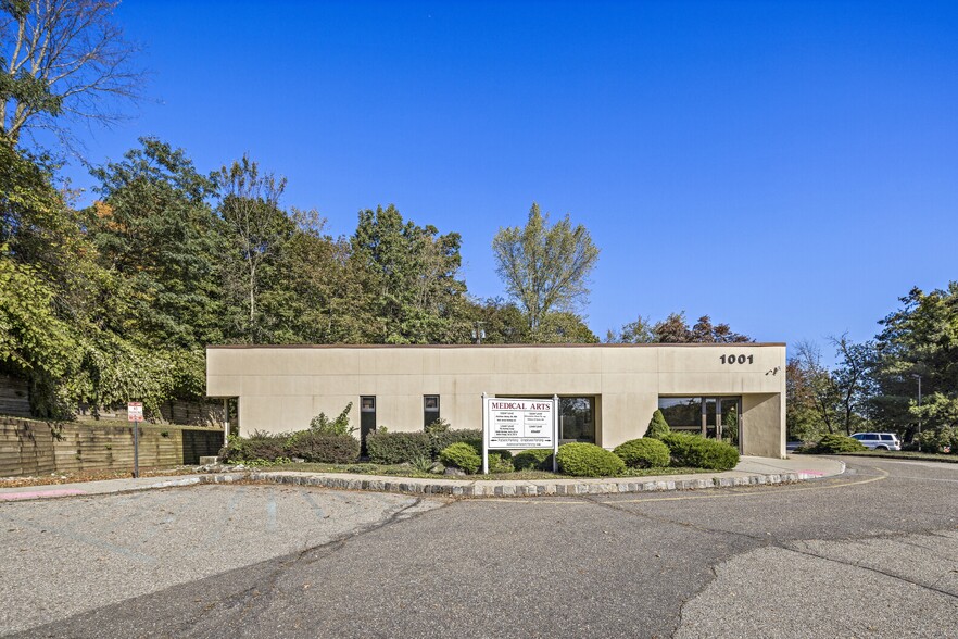 1001 Pleasant Valley Way, West Orange, NJ en venta - Foto del edificio - Imagen 2 de 5