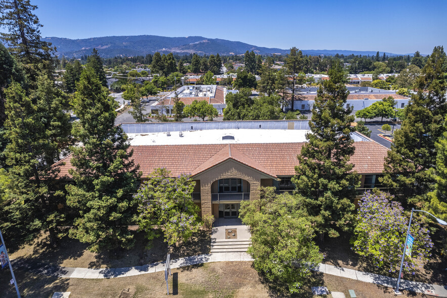 10275 N De Anza Blvd, Cupertino, CA en alquiler - Foto del edificio - Imagen 1 de 39