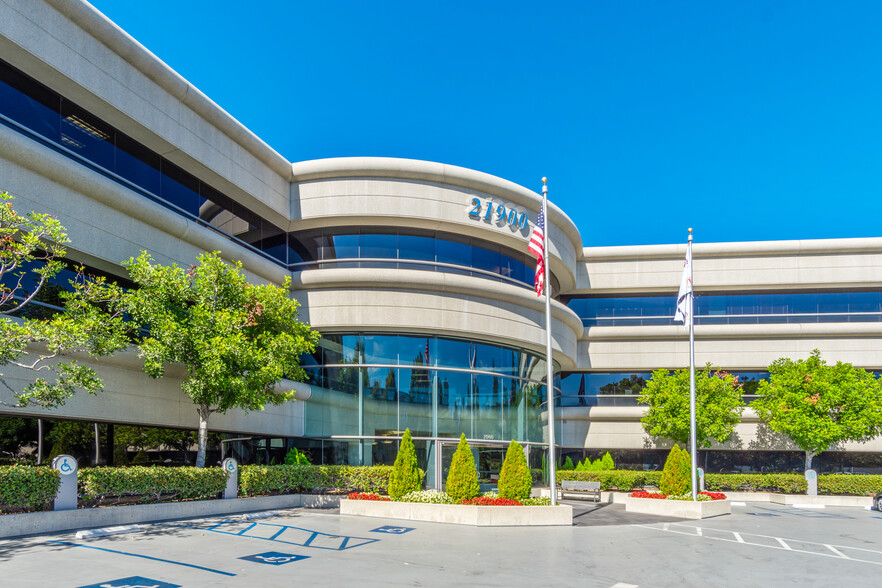 21900 Burbank, Woodland Hills, CA en alquiler - Foto del edificio - Imagen 3 de 7