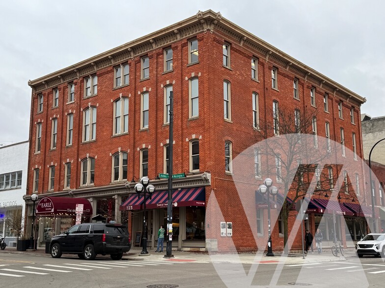 119-123 W Washington St, Ann Arbor, MI en alquiler - Foto del edificio - Imagen 1 de 3