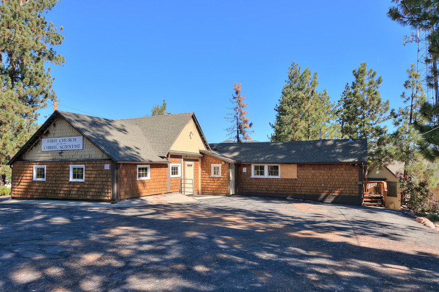 547 Cottage Ln, Big Bear Lake, CA en venta - Foto principal - Imagen 3 de 35