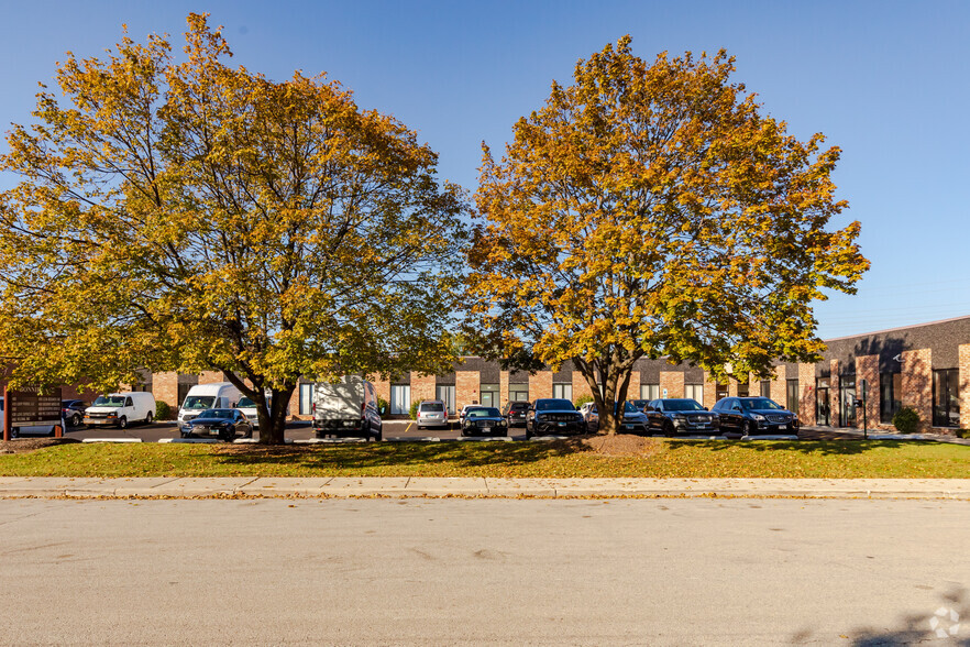 400-490 Bonnie Ln, Elk Grove Village, IL en alquiler - Foto del edificio - Imagen 3 de 8