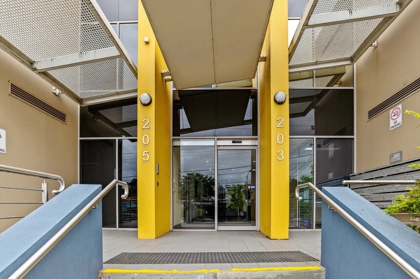 203-205 Blackburn Rd, MOUNT WAVERLEY en venta - Foto del edificio - Imagen 2 de 4