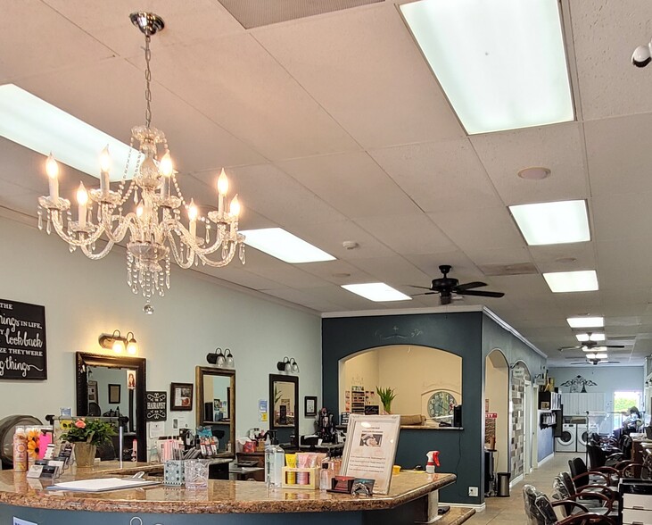 Turn Key Hair Salon, Simi Valley, CA en alquiler - Foto del interior - Imagen 2 de 3