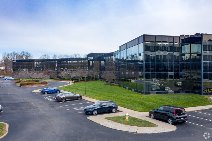 10400 Linn Station Rd, Louisville, KY en alquiler - Foto del edificio - Imagen 3 de 20