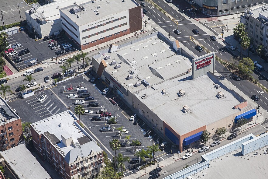 5575 Wilshire Blvd, Los Angeles, CA en alquiler - Foto del edificio - Imagen 1 de 7