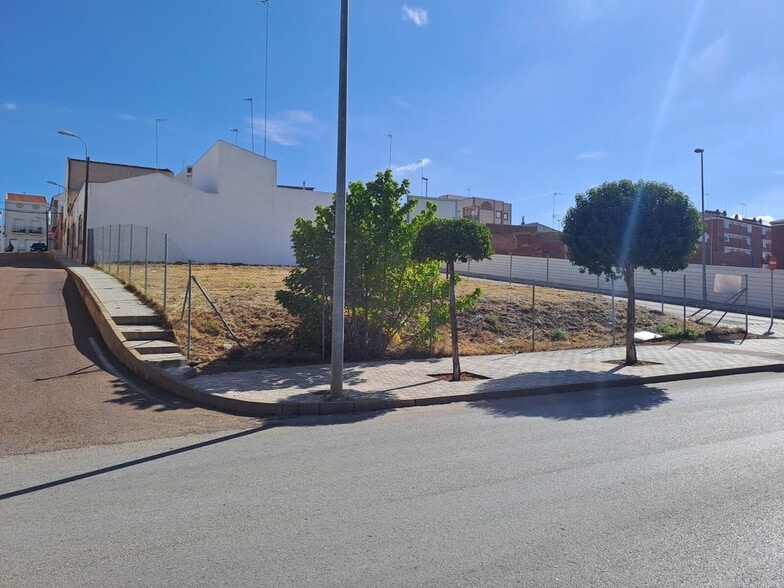 Terreno en Almendralejo en venta - Foto del edificio - Imagen 2 de 11