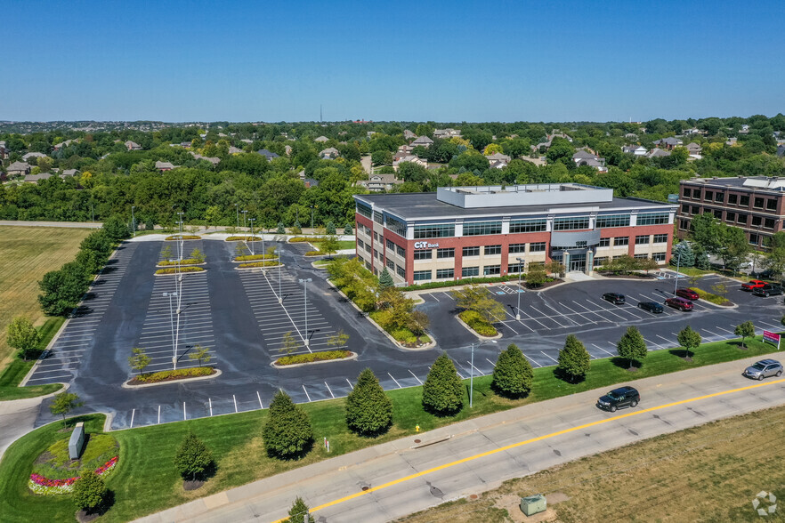 15950 W Dodge Rd, Omaha, NE en alquiler - Vista aérea - Imagen 3 de 25