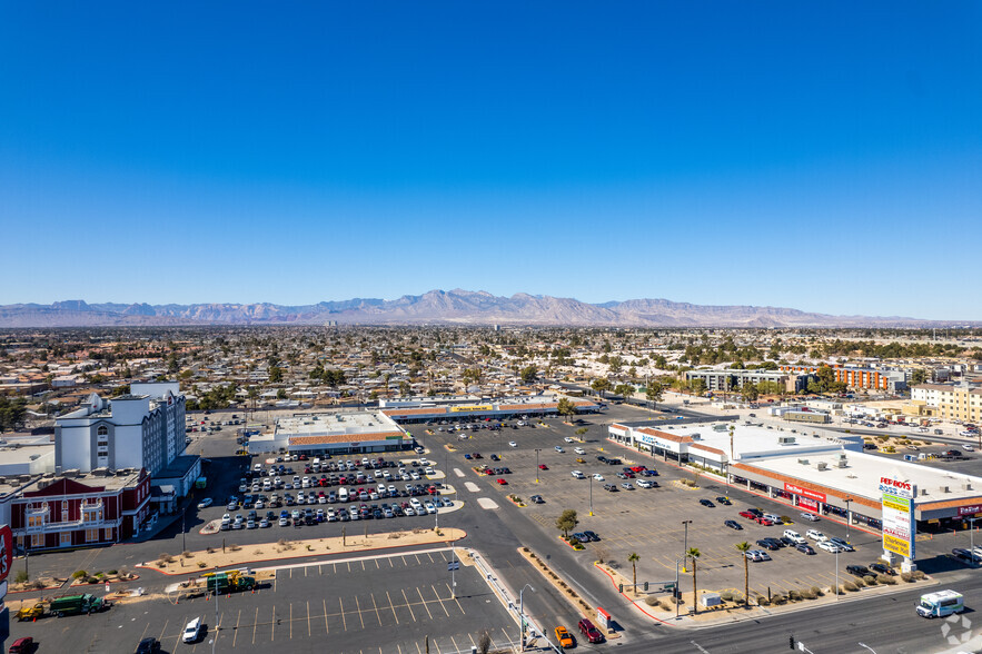 500-640 S Decatur Blvd, Las Vegas, NV en alquiler - Foto del edificio - Imagen 2 de 10