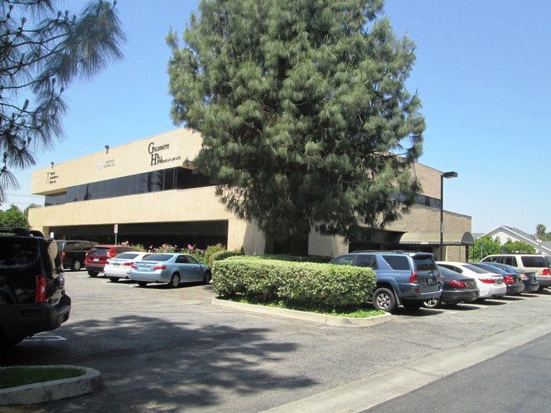 16933 Parthenia St, Northridge, CA en alquiler - Foto del edificio - Imagen 1 de 2