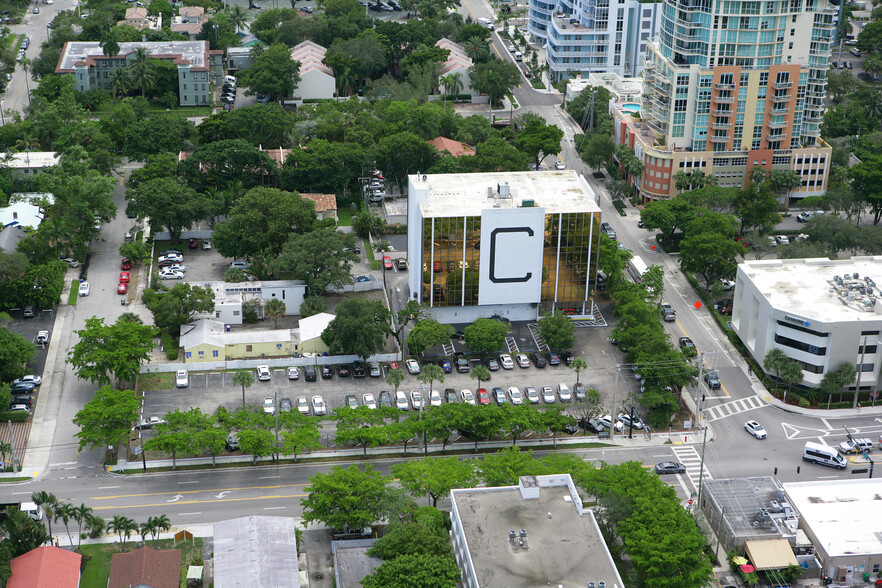 800 E Broward Blvd, Fort Lauderdale, FL en venta - Foto del edificio - Imagen 1 de 10