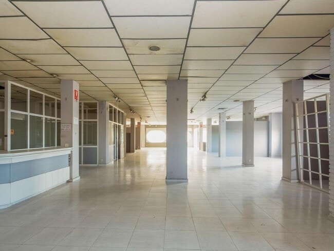 Más detalles de Carrer Salvador Giner, 2, Meliana - Local en venta