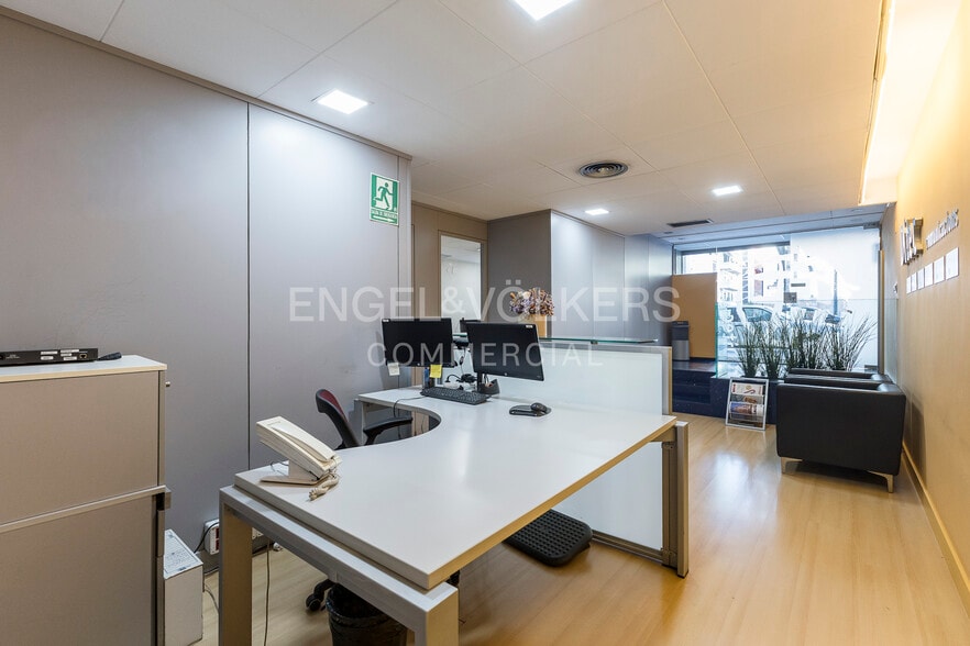 Edificio residencial en Barcelona, Barcelona en venta - Foto del interior - Imagen 2 de 2