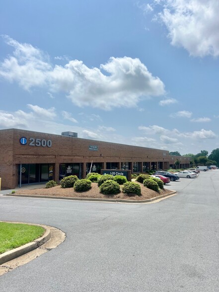 2500 Park Central Blvd, Decatur, GA en alquiler - Foto del edificio - Imagen 1 de 11