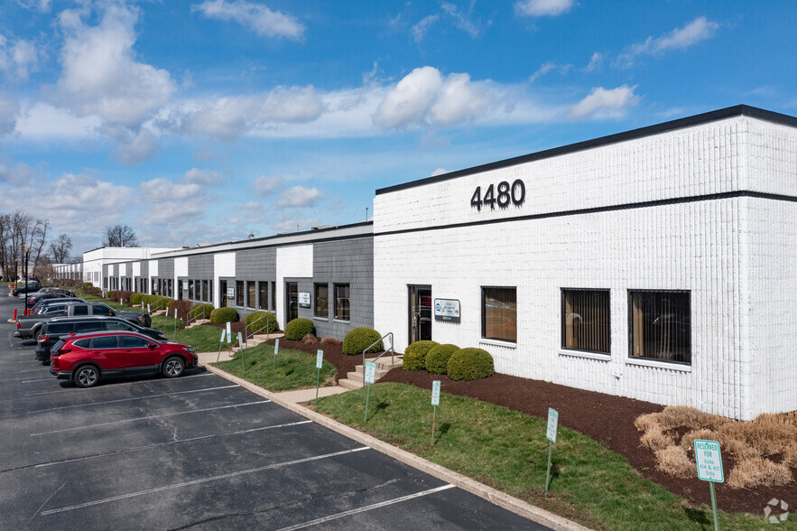 4440 Lake Forest Dr, Blue Ash, OH en alquiler - Foto del edificio - Imagen 1 de 4