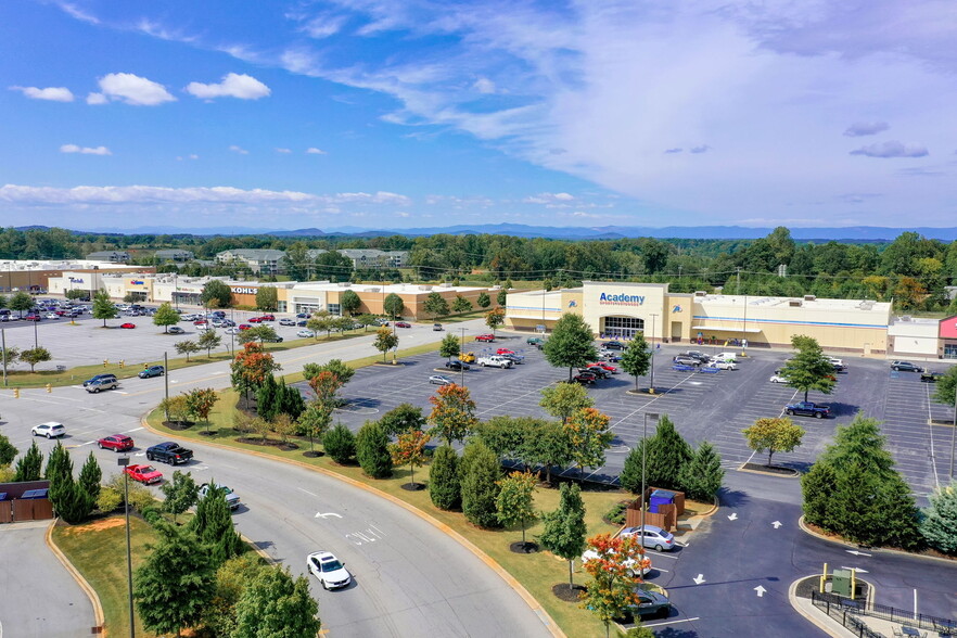 225 Rolling Hills Cir, Easley, SC en alquiler - Foto del edificio - Imagen 3 de 22