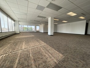 701 Lee St, Des Plaines, IL en alquiler Foto del interior- Imagen 1 de 4