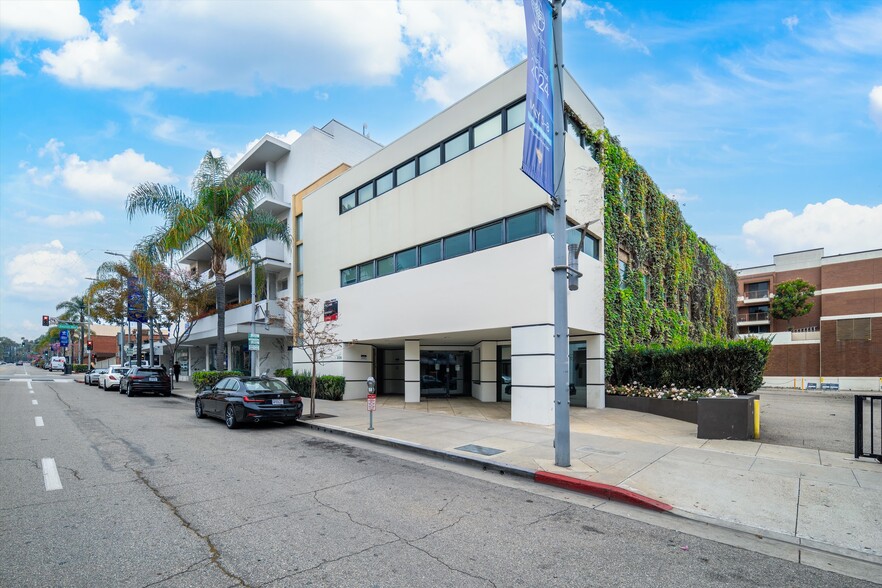 250-256 N Canon Dr, Beverly Hills, CA en alquiler - Foto del edificio - Imagen 2 de 5