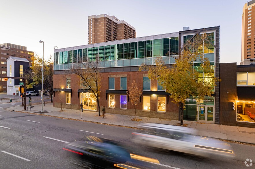 701 11th Ave SW, Calgary, AB en alquiler - Foto del edificio - Imagen 2 de 4