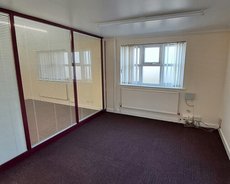 Silver St, Reading en alquiler - Foto del edificio - Imagen 2 de 8