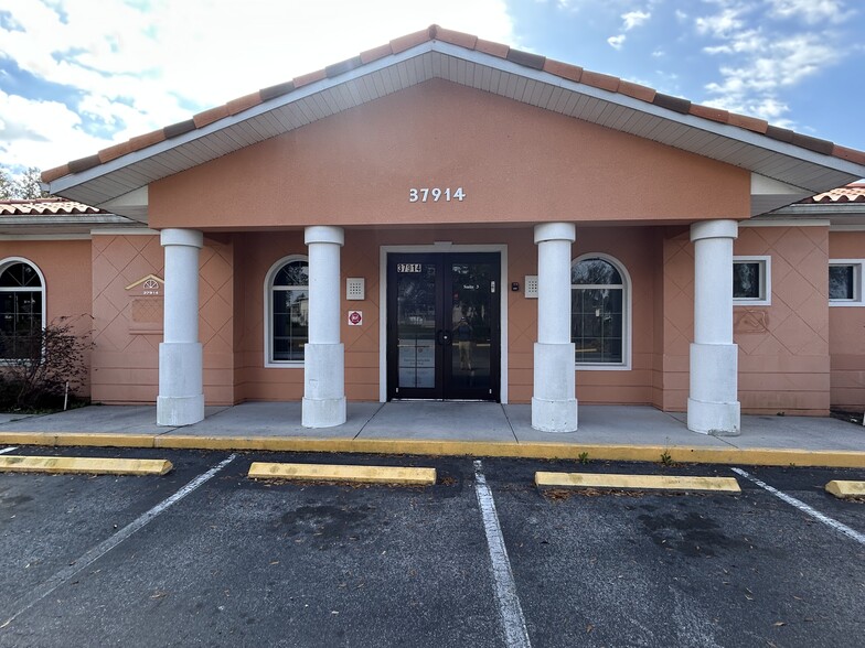 37914 Daughtery Rd, Zephyrhills, FL en venta - Foto del edificio - Imagen 2 de 31