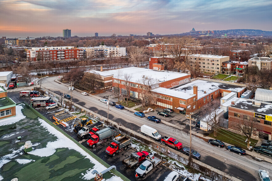 2165 Av Madison, Montréal, QC en alquiler - Vista aérea - Imagen 2 de 13