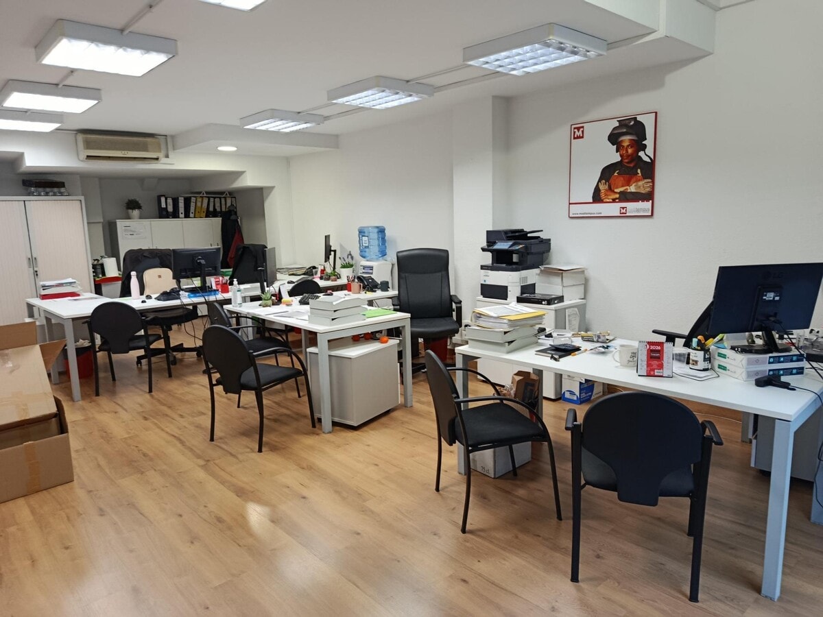 Carretera de Barcelona, 41, Viladecans, BAR 08840 - Unidad L8 - - Foto del interior - Image 2 of 3