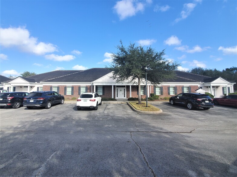 1341 Providence Rd, Brandon, FL en alquiler - Foto principal - Imagen 1 de 38