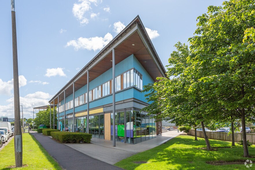 17 South Gyle Cres, Edinburgh en alquiler - Foto del edificio - Imagen 2 de 4