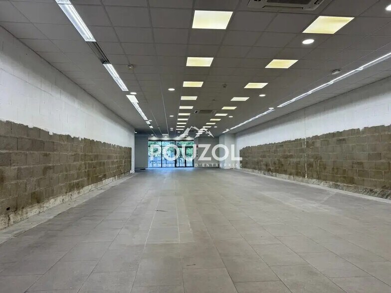 Local en Aubière en venta - Foto del edificio - Imagen 2 de 12