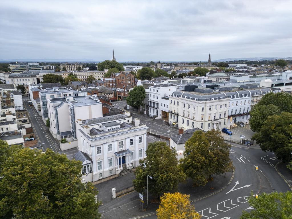 73 Rodney Rd, Cheltenham en venta Foto del edificio- Imagen 1 de 1