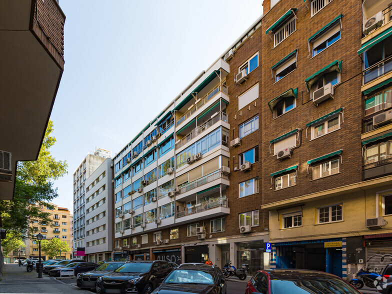 Oficinas en Madrid, MAD en venta - Foto del edificio - Imagen 2 de 2